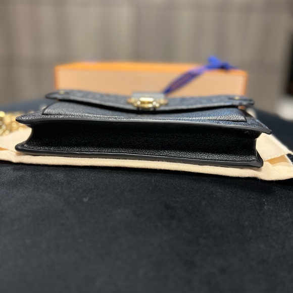 Louis Vuitton Vavin chain wallet in black - Picture 2 of 10